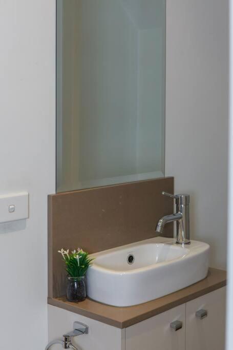 East Brighton Townhouse By Ready Set Host Holiday home Melbourne