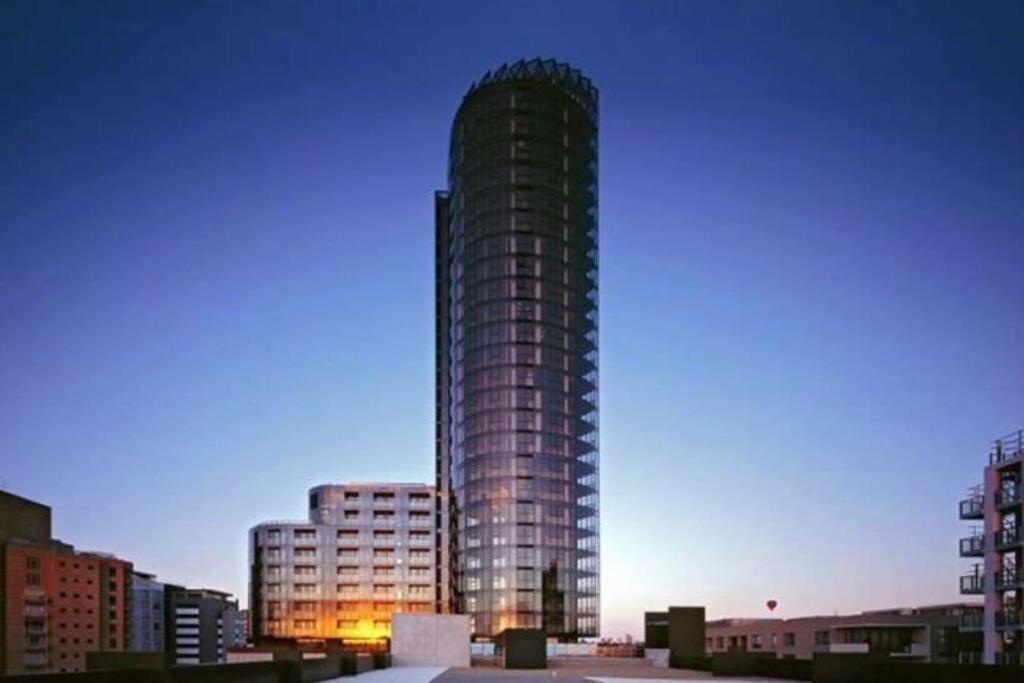 Vogue Style Modern 2b1b In Sth Yarra W Carpark Wifi Pool Apartment Melbourne