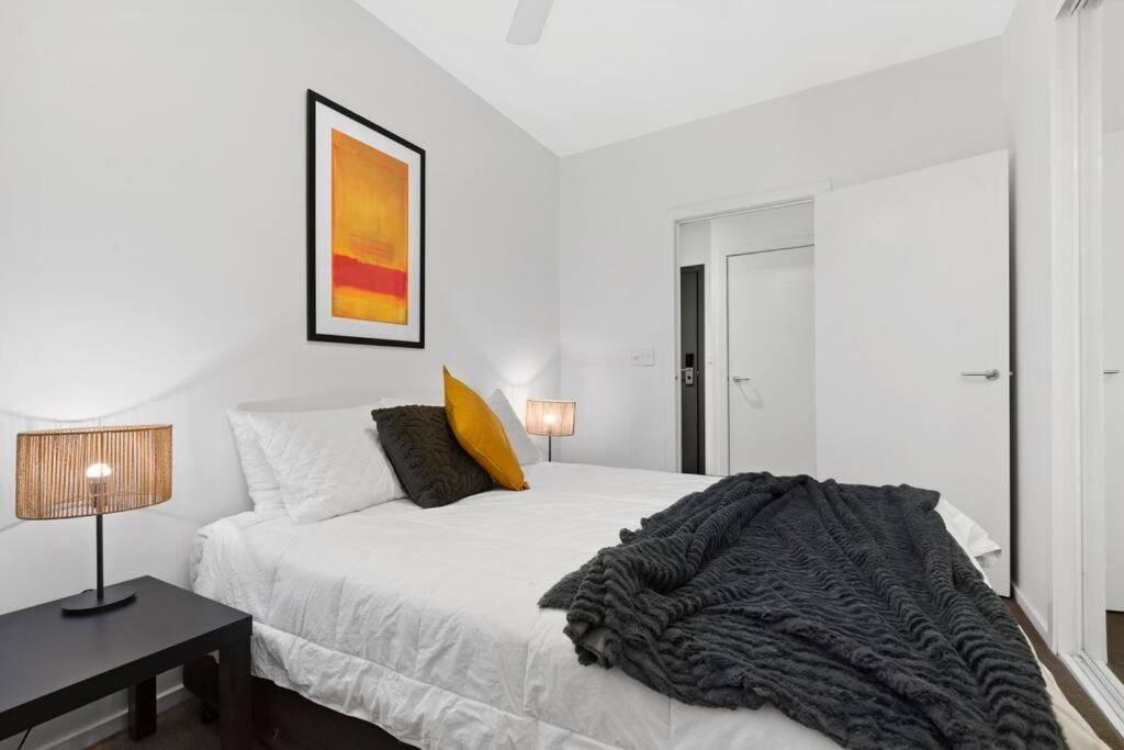108 Astral * Melbourne