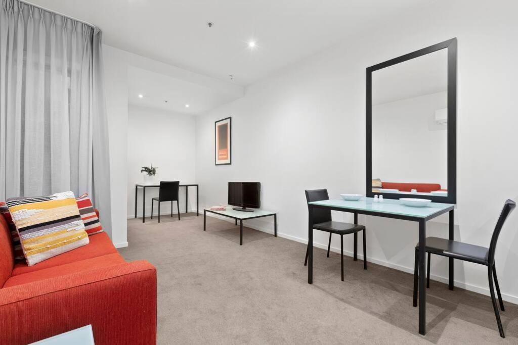Apartment 108 Astral Melbourne