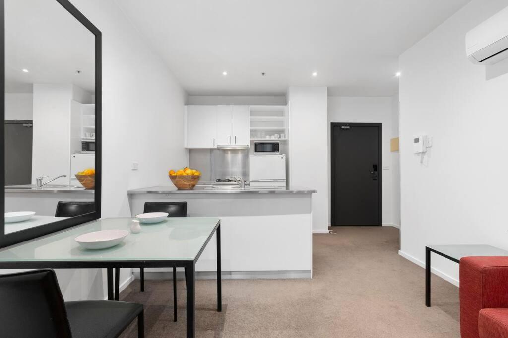 Apartment 108 Astral *