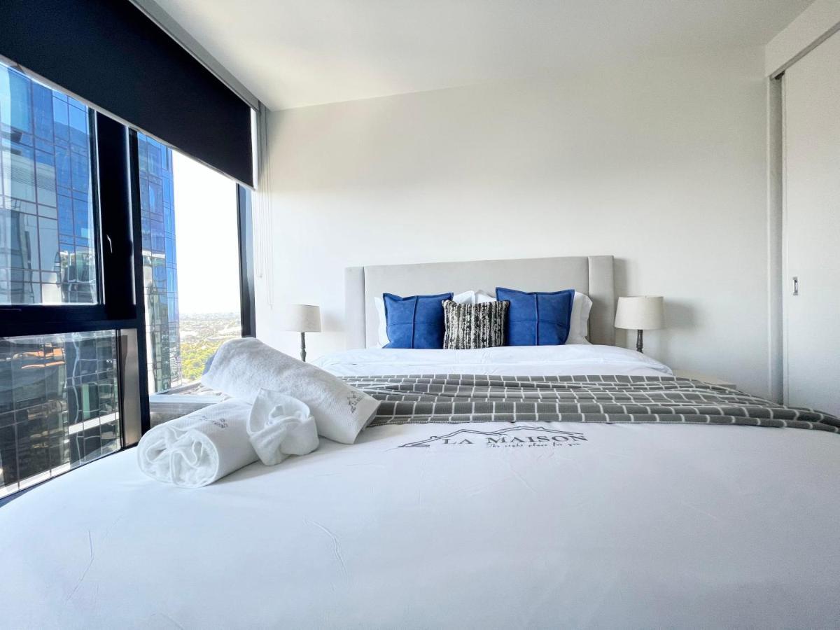 Amazing 2 Bedroom With Great Views Apartment