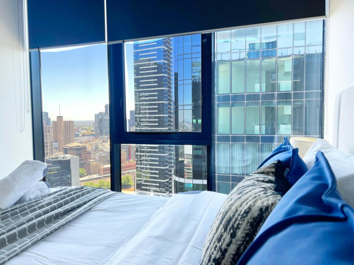 Amazing 2 Bedroom With Great Views *