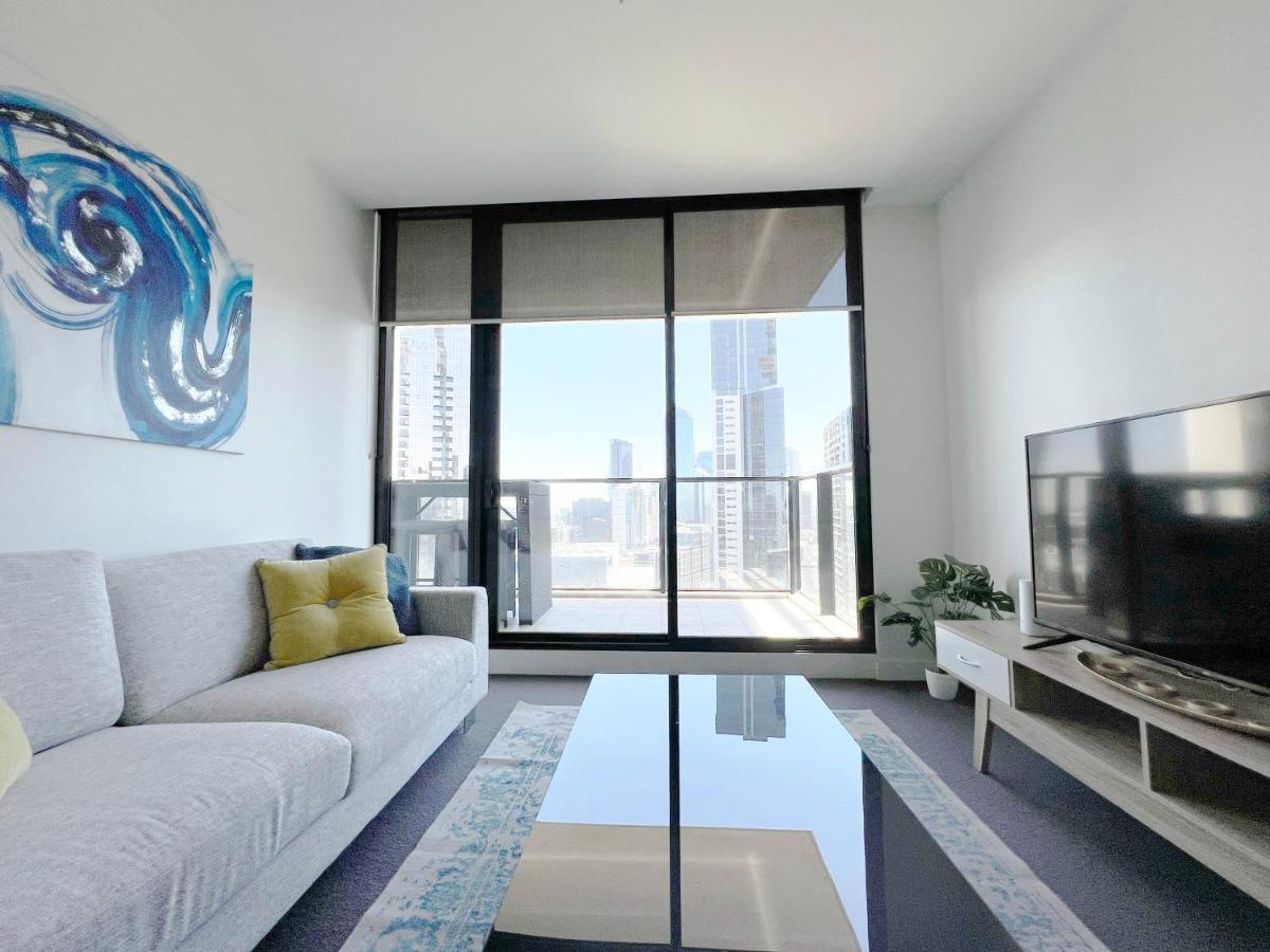 Amazing 2 Bedroom With Great Views *