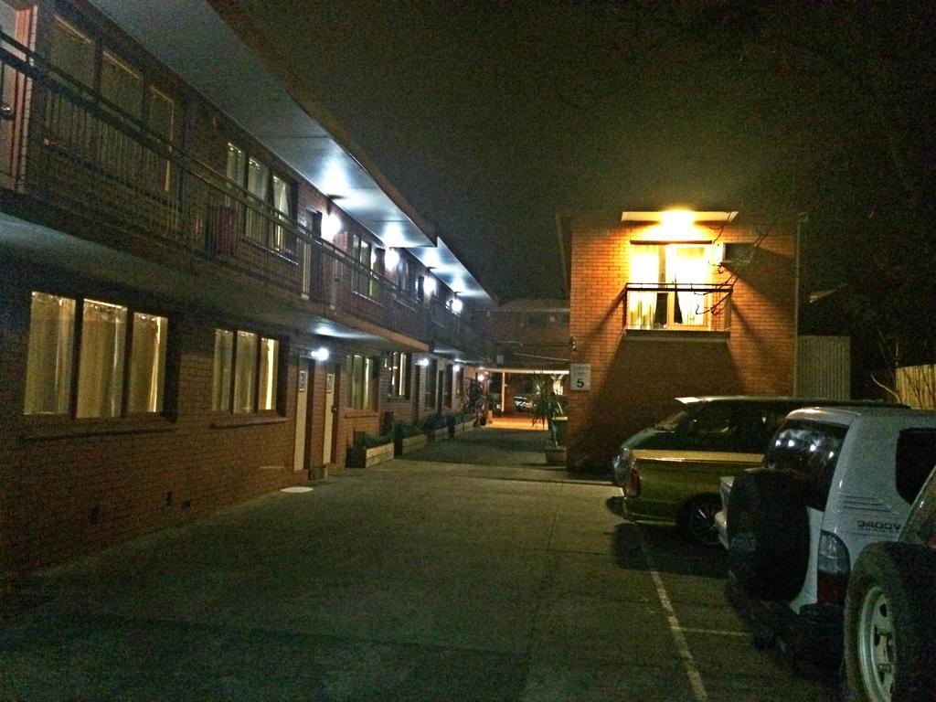St Kilda Hostel *