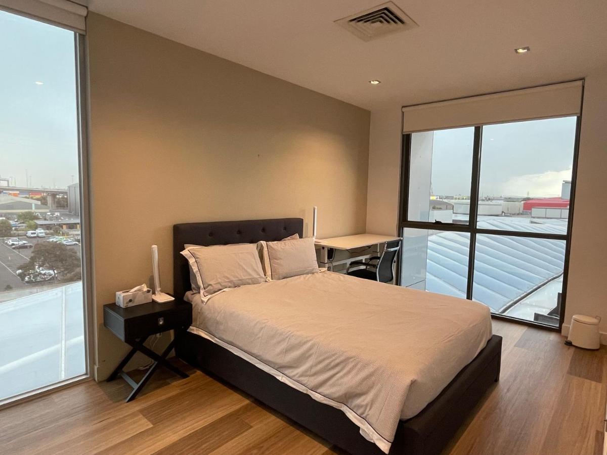 Apartment Docklands Luxury Penthouse Right Above The District Docklands Melbourne