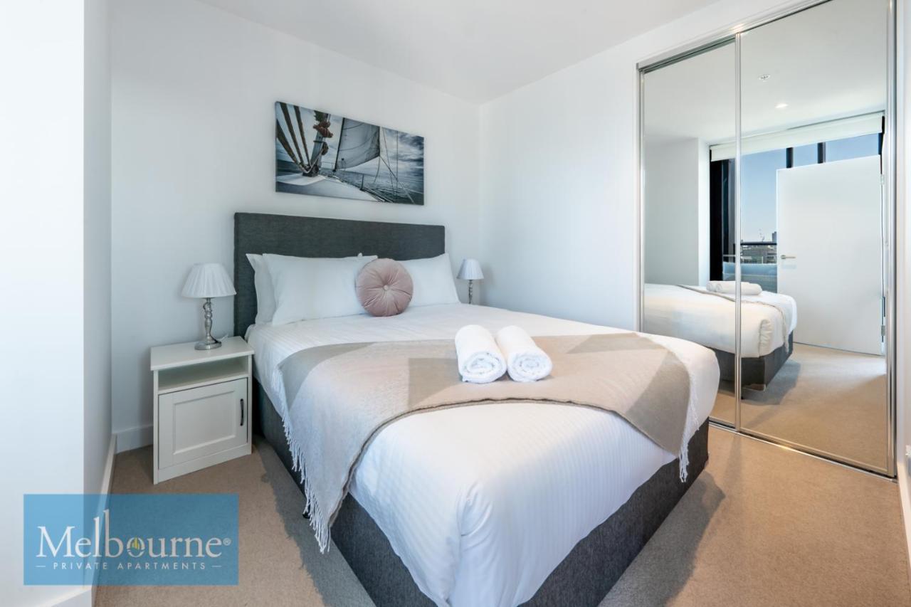 Private - Collins Wharf Waterfront, Docklands Apartment Melbourne