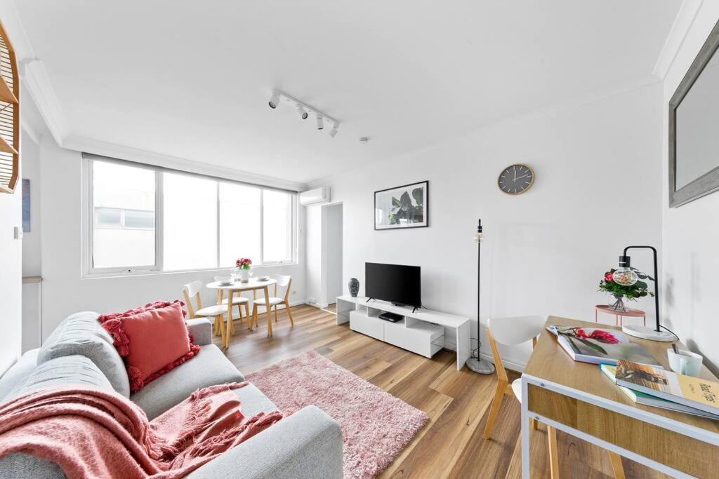 Bright And Sunny Gem On Hotham *