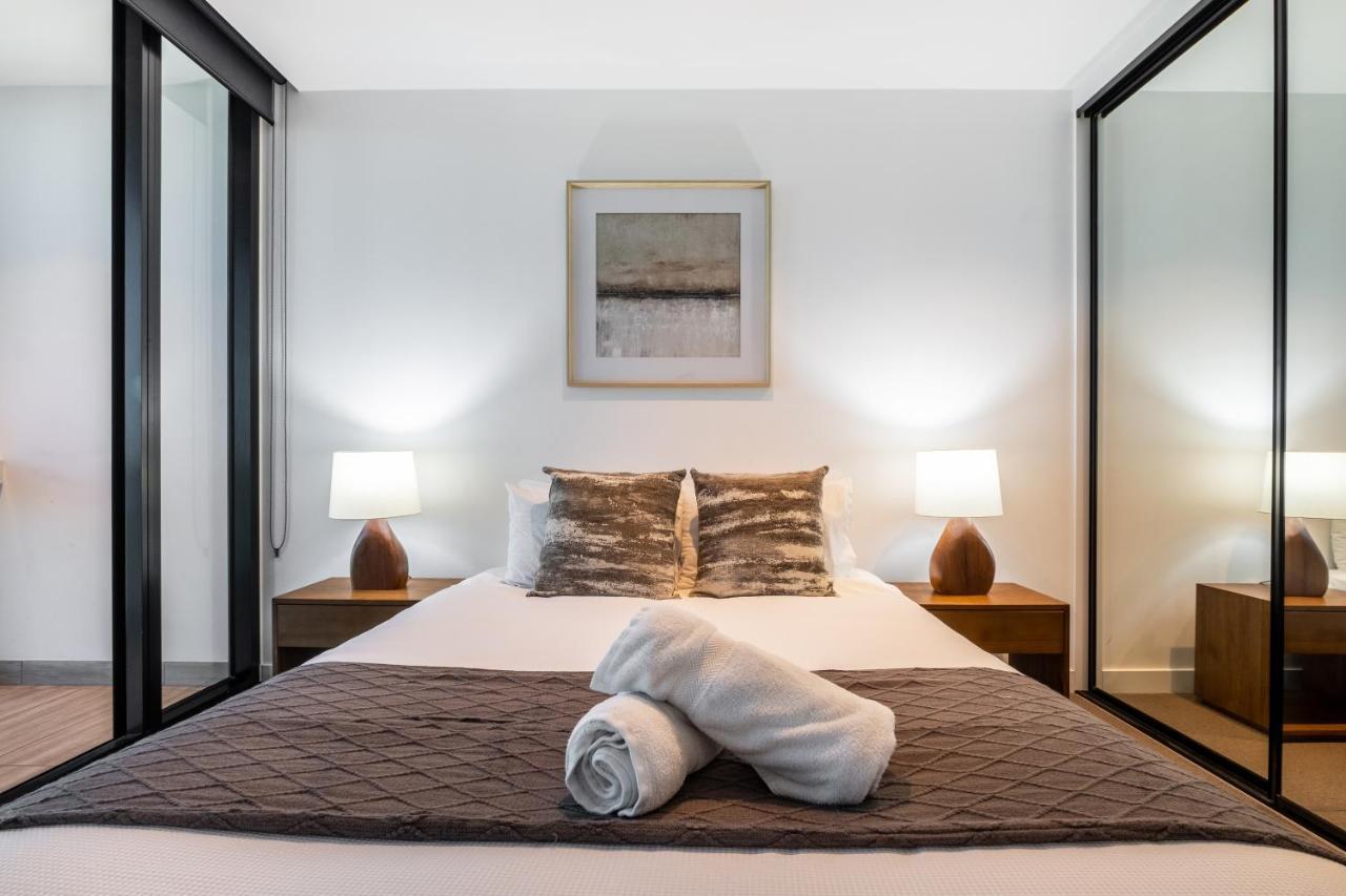Mega Style Victoria One Apartment