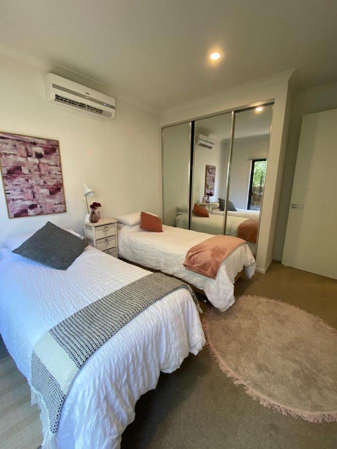 2bedroom Tranquil Townhouse Close To & Airport Apartment Melbourne