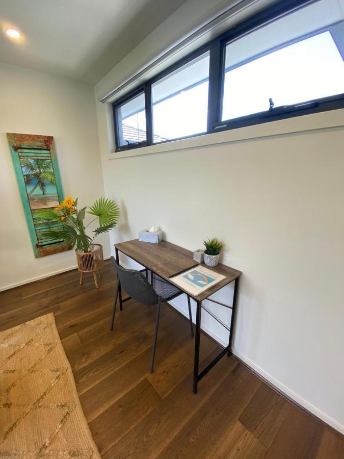 2bedroom Tranquil Townhouse Close To & Airport