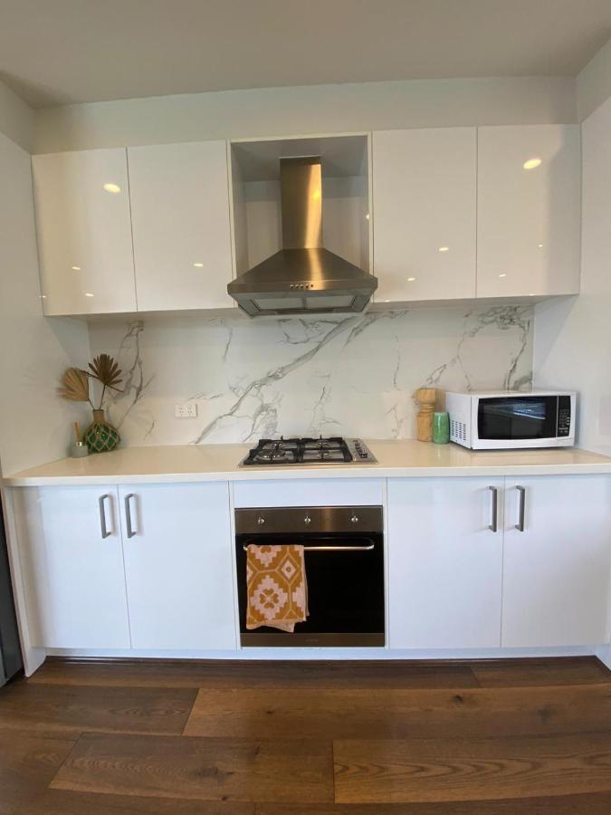 2bedroom Tranquil Townhouse Close To & Airport Apartment Melbourne