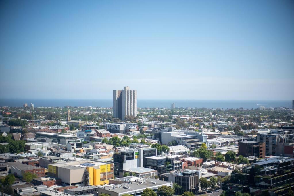 Spacious 2 -bedrs Apt With Free Parking Melbourne