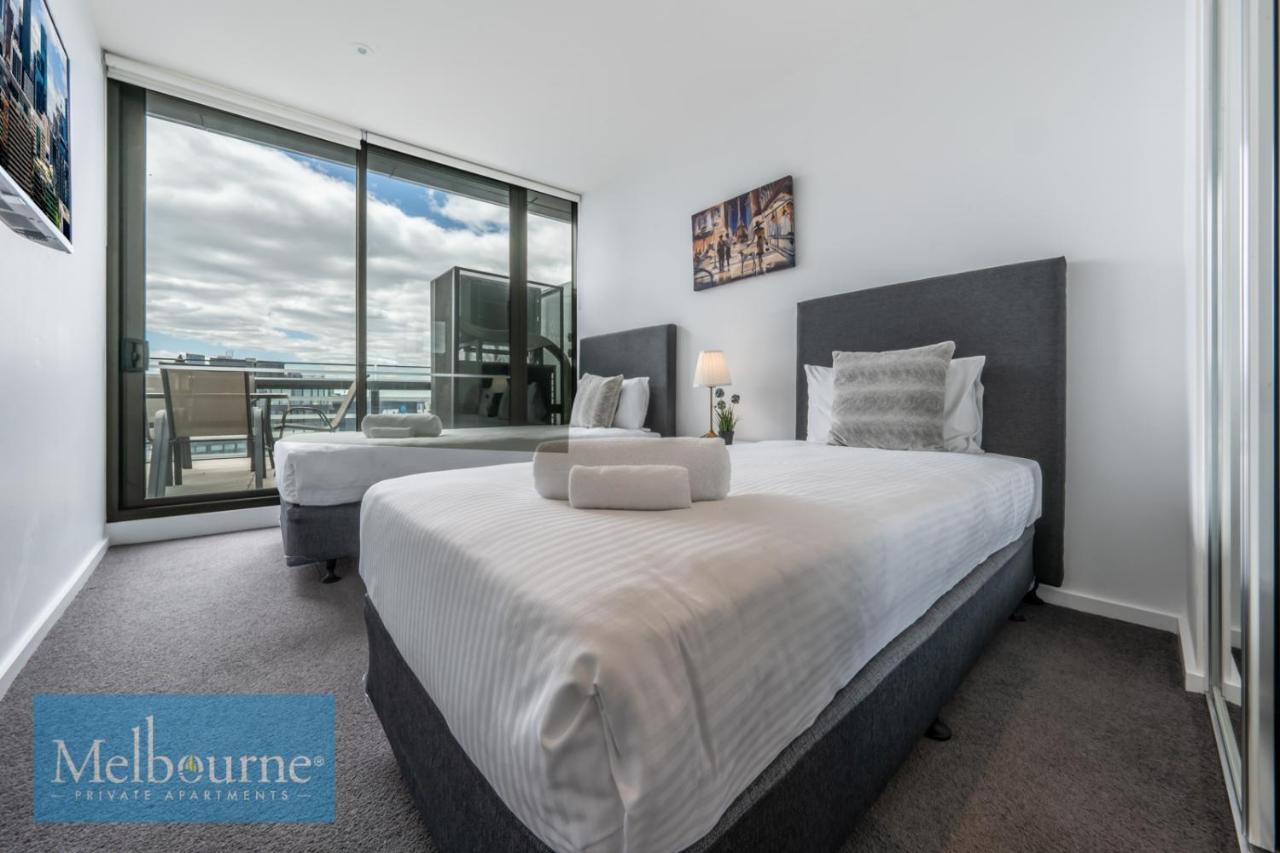 Private - Collins Street Waterfront, Docklands Apartment
