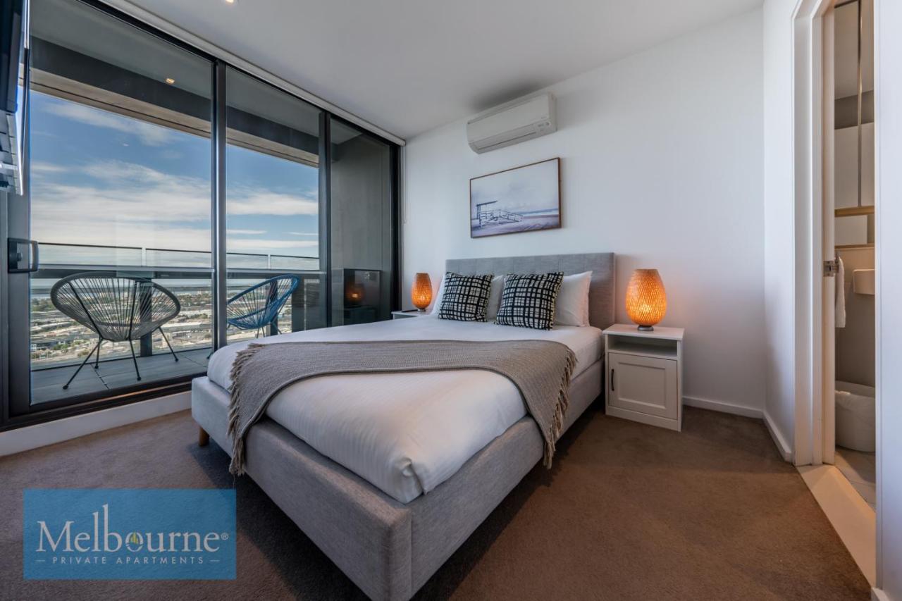 Private - Collins Street Waterfront, Docklands Apartment *