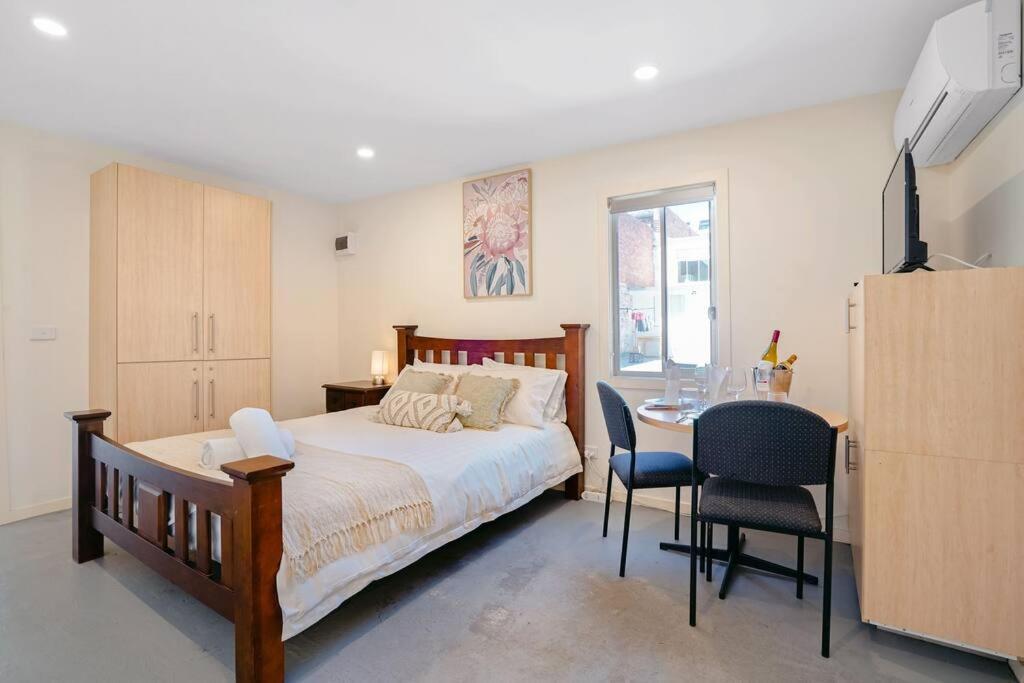 Fitzroy Location #169 * Melbourne