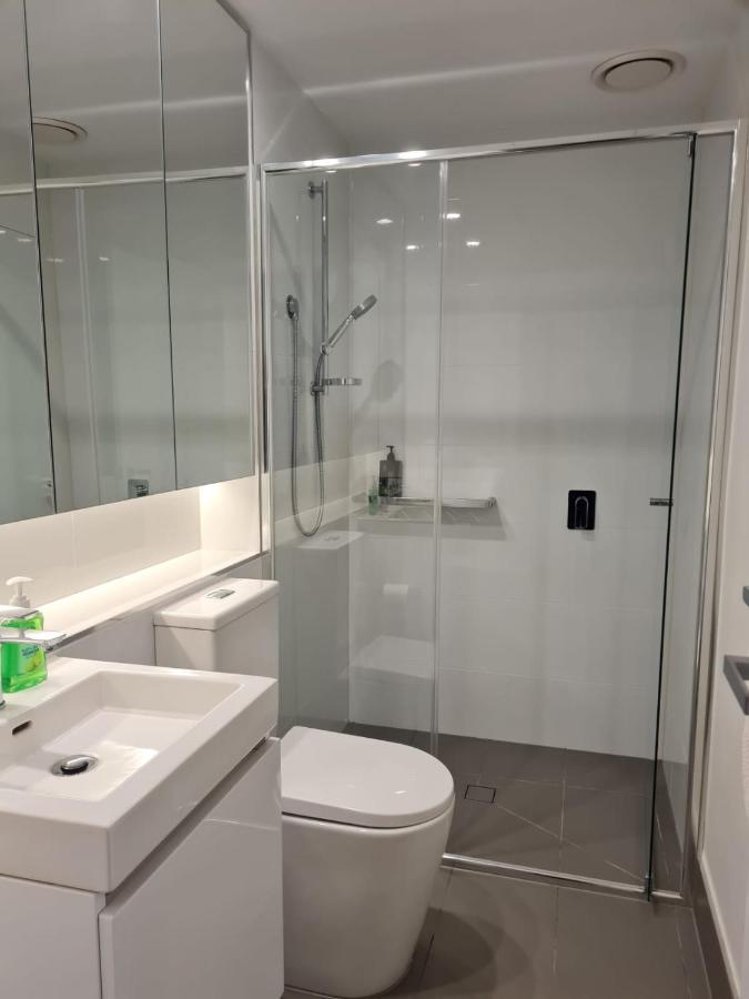 Two Bedroom In North * Melbourne