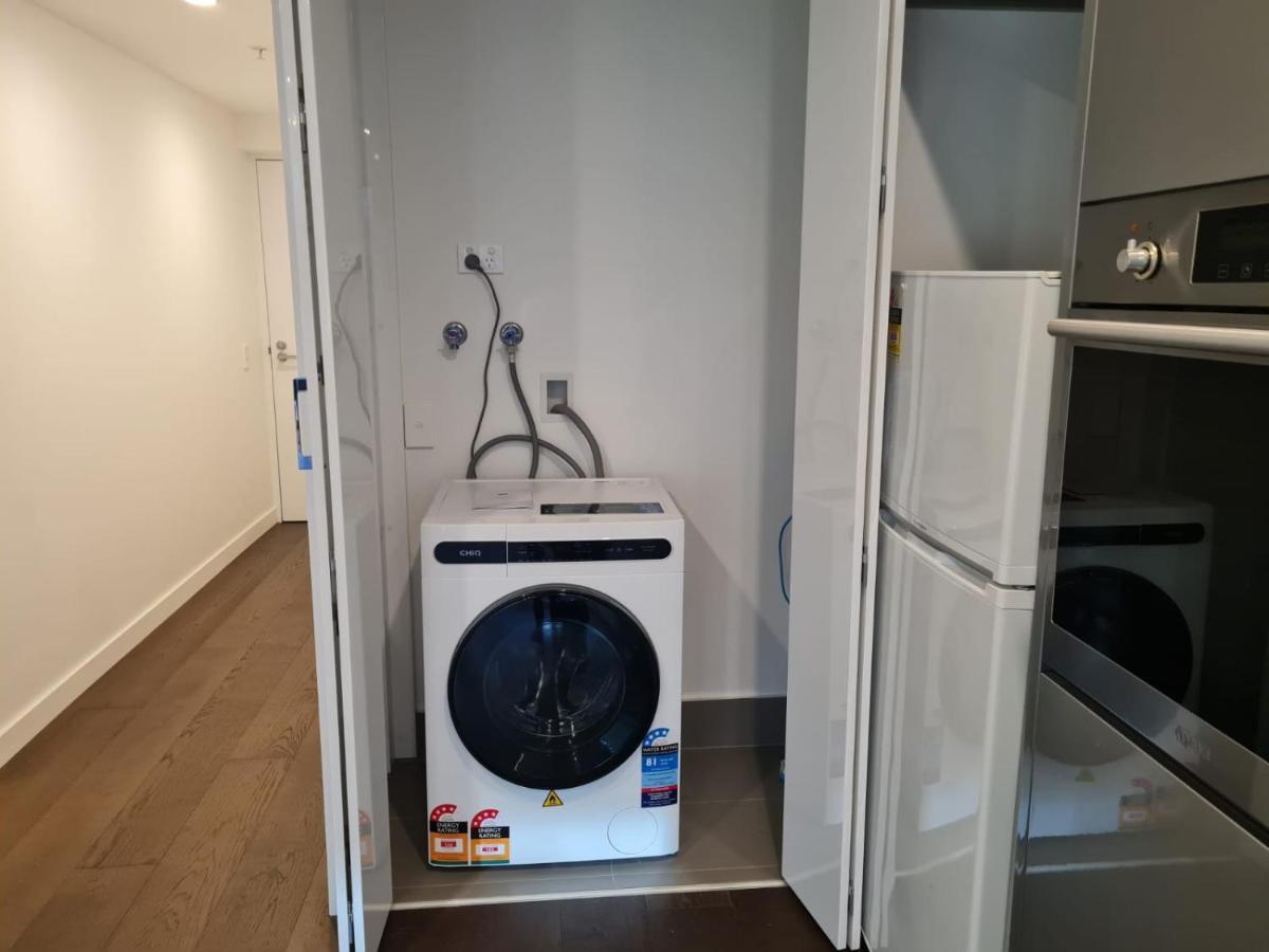 Two Bedroom In North * Melbourne