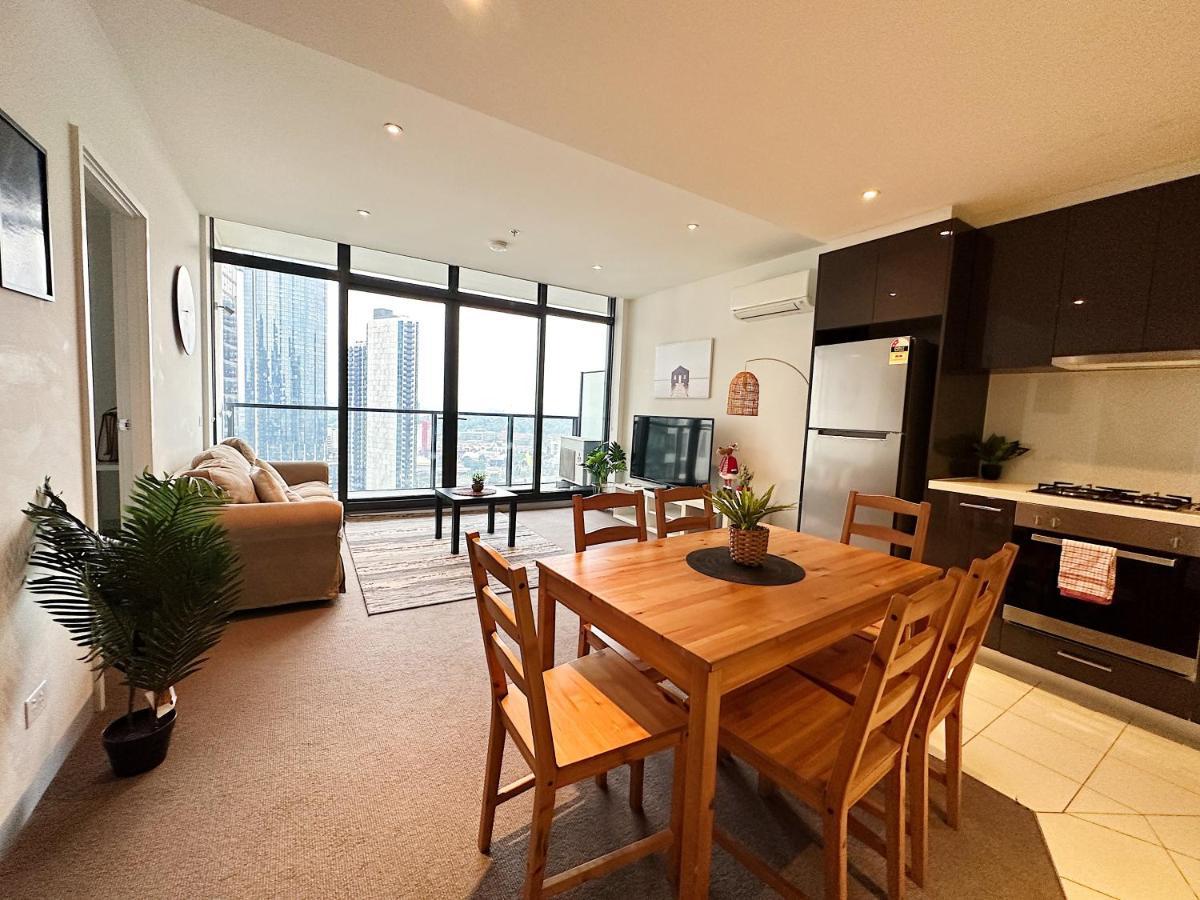 Southbank Crown 2-bedroom Elegance Residences With Pool & Gym Apartment Melbourne