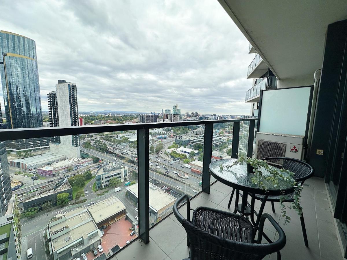 Southbank Crown 2-bedroom Elegance Residences With Pool & Gym