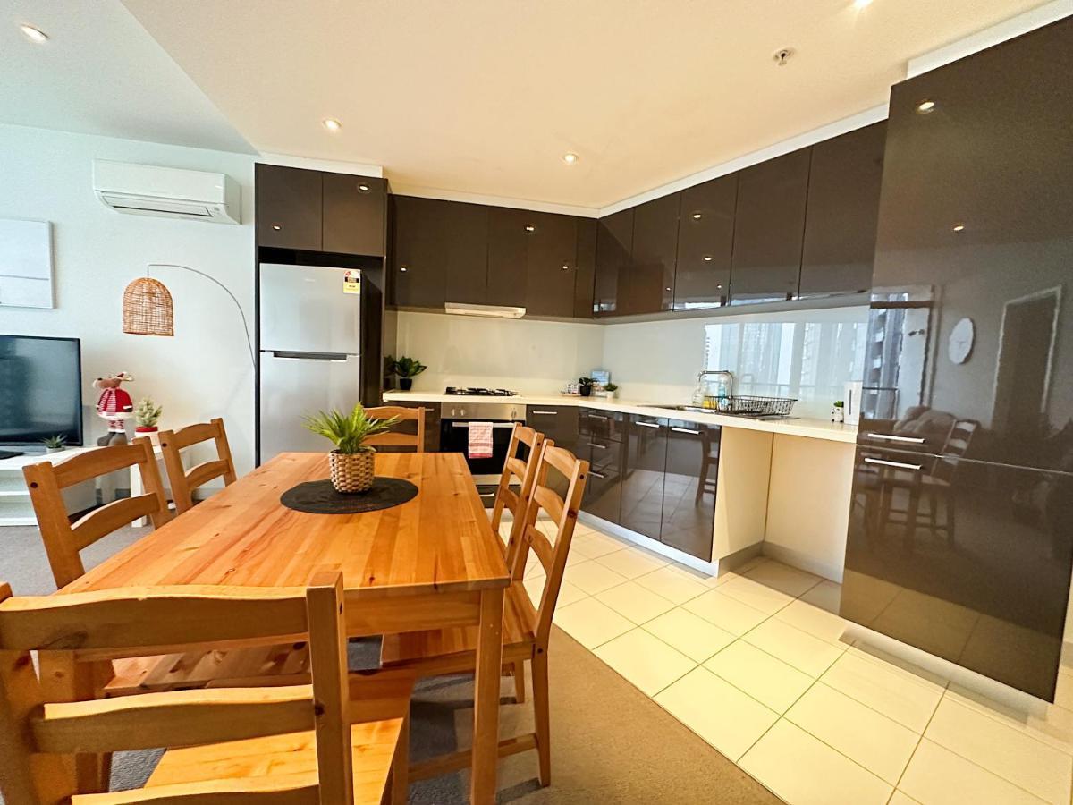 Apartment Southbank Crown 2-bedroom Elegance Residences With Pool & Gym Melbourne