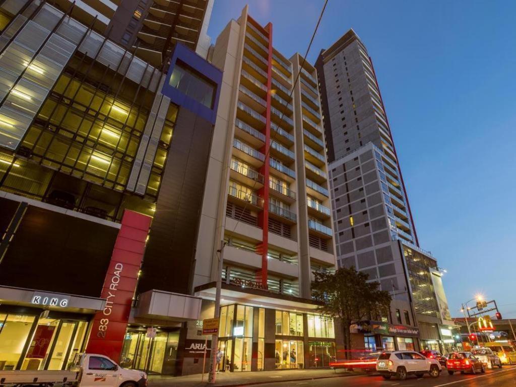 Apartment Southbank Crown 2-bedroom Elegance Residences With Pool & Gym Melbourne