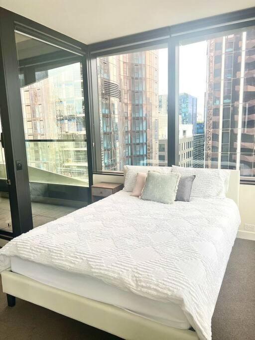 Apartment Stunning 2-bed With Panoramic Cbd Views Melbourne