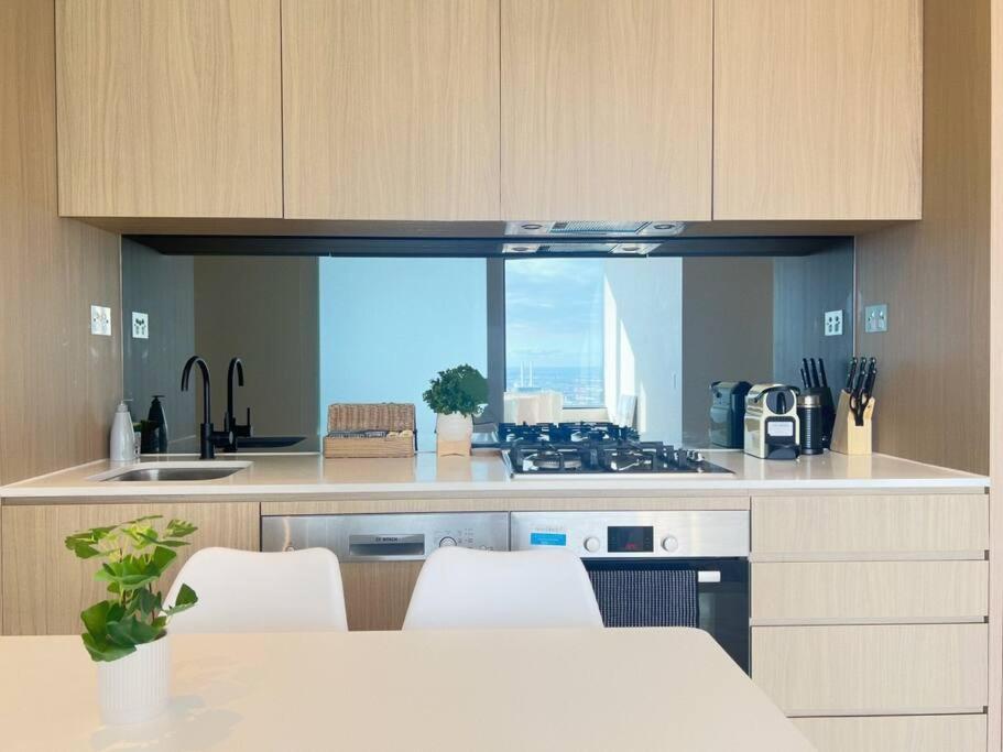 Stunning 2-bed With Panoramic Cbd Views Apartment Melbourne