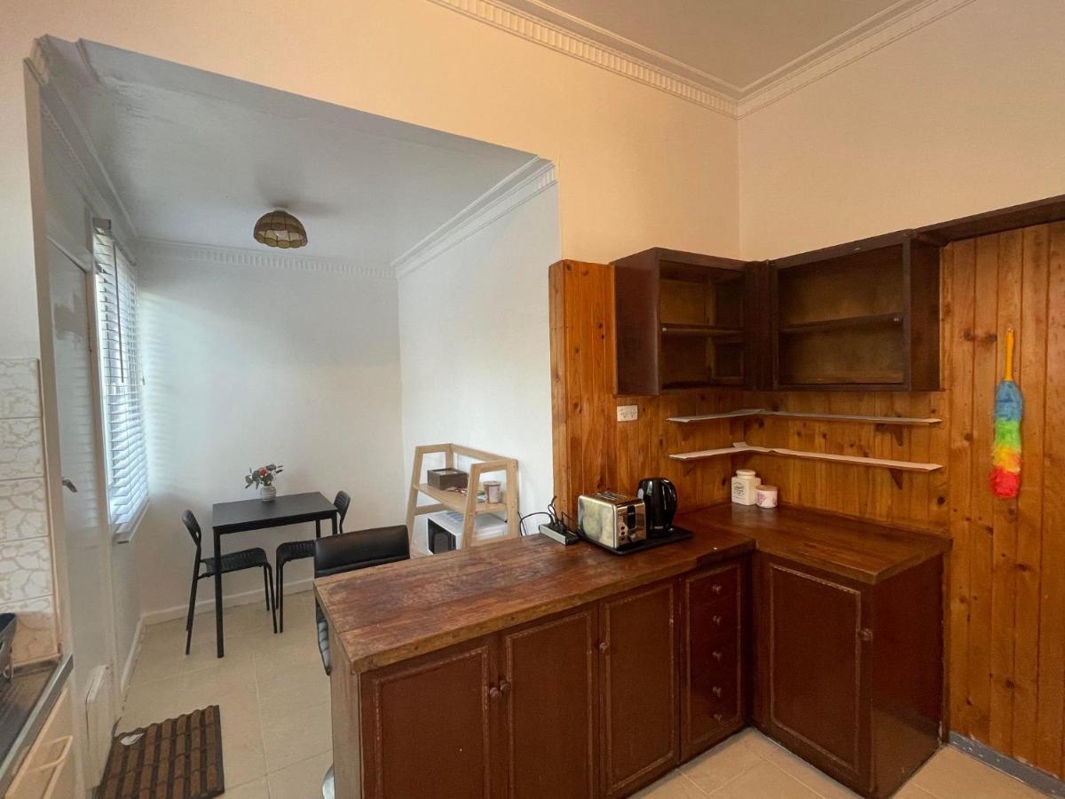 Kew Private Room, Close To City#shops#parks Homestay *