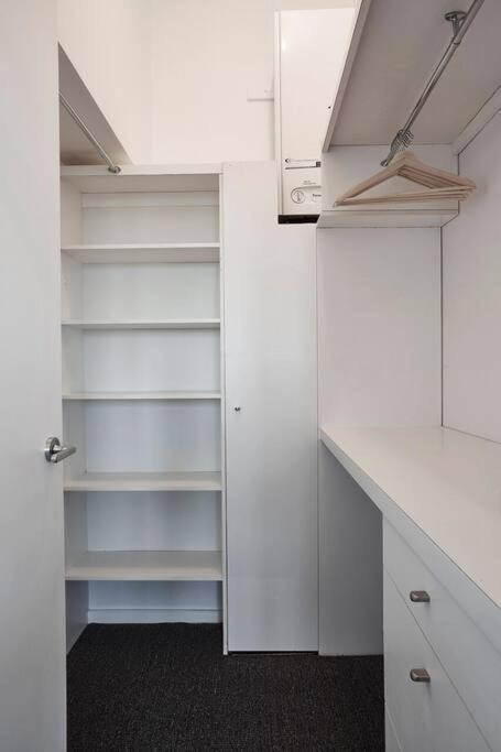 Large Two Bedroom With Park And Bay Views Apartment *