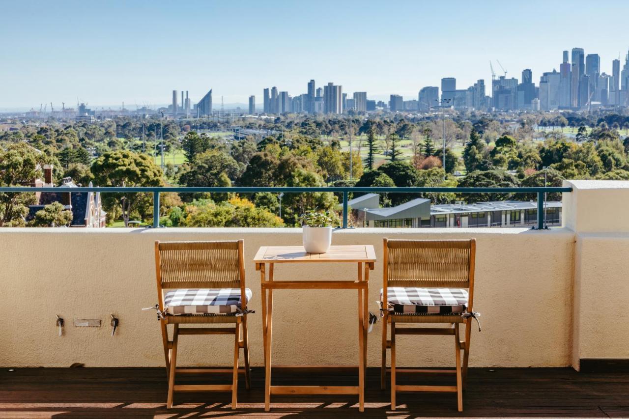 Spectacular Views Over Park Apartment