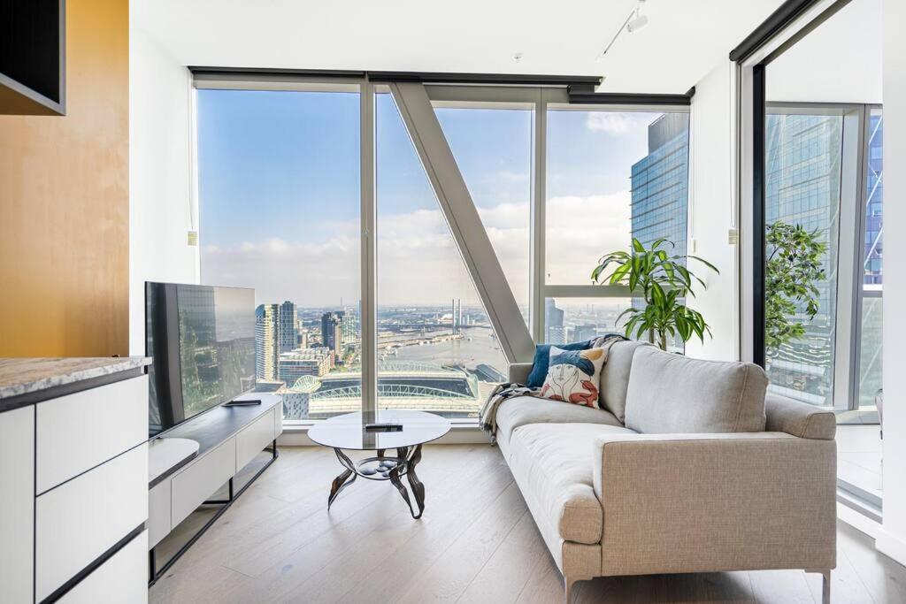 Prestigious 1b W Stunning Harbour View#wsp37a Melbourne