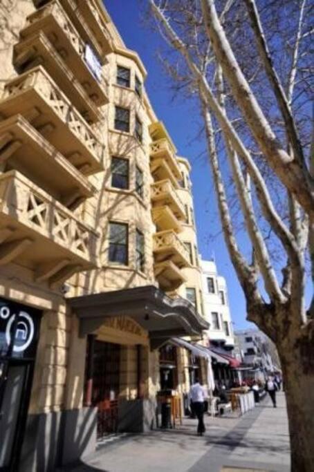 Large Two Bedroom With Park And Bay Views * Melbourne
