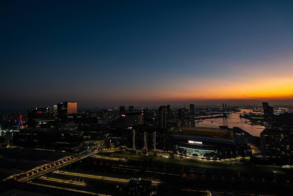 Prestigious 1b W Stunning Harbour View#wsp37a Melbourne