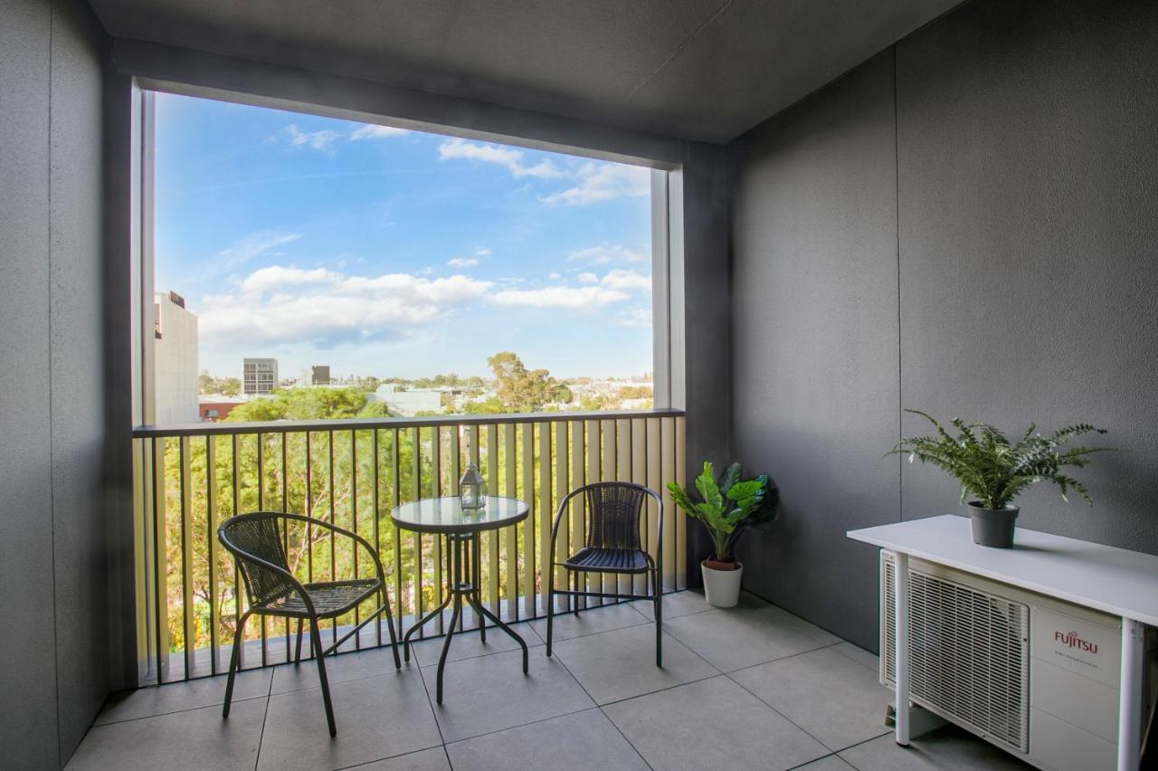 Rest Collection One Bedroom With Study Apartment