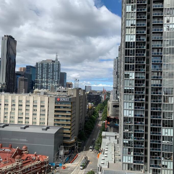 Cbd Spacious Two Bedrooms