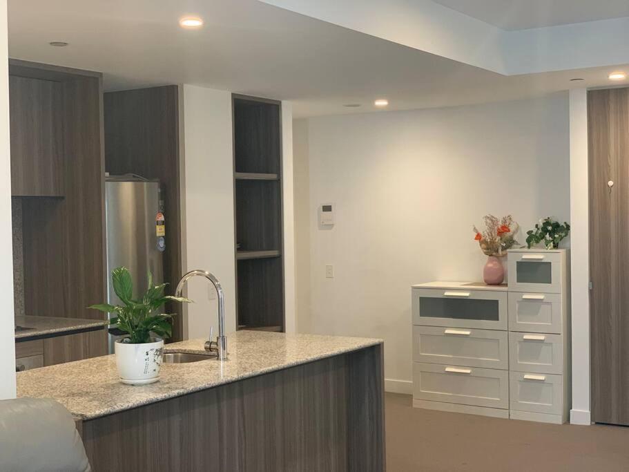 Apartment Cbd Spacious Two Bedrooms Melbourne