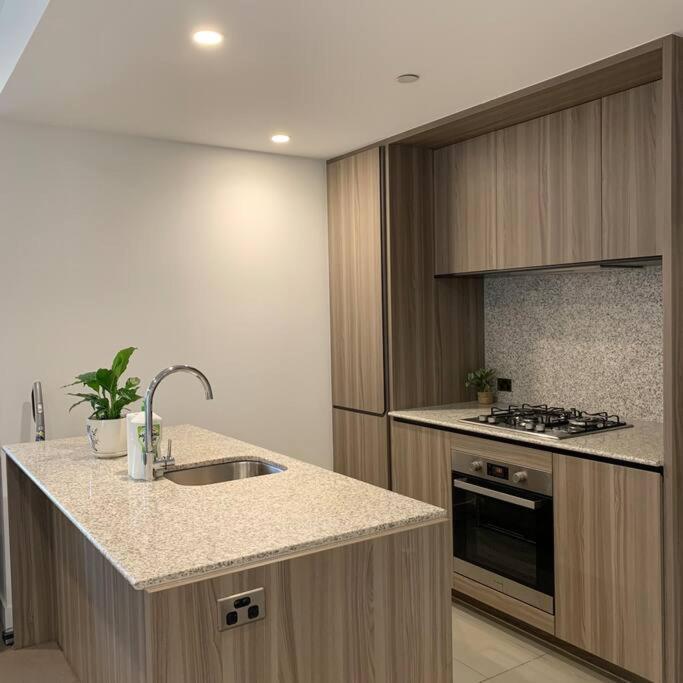 Cbd Spacious Two Bedrooms