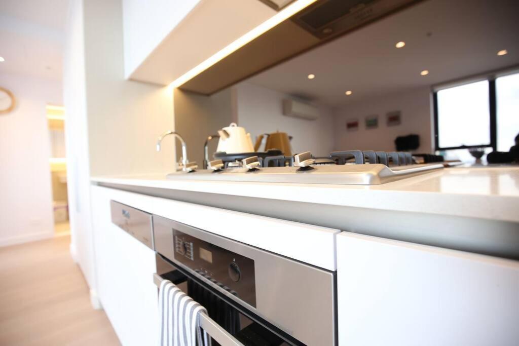 Great Location 2b1b Free Parking