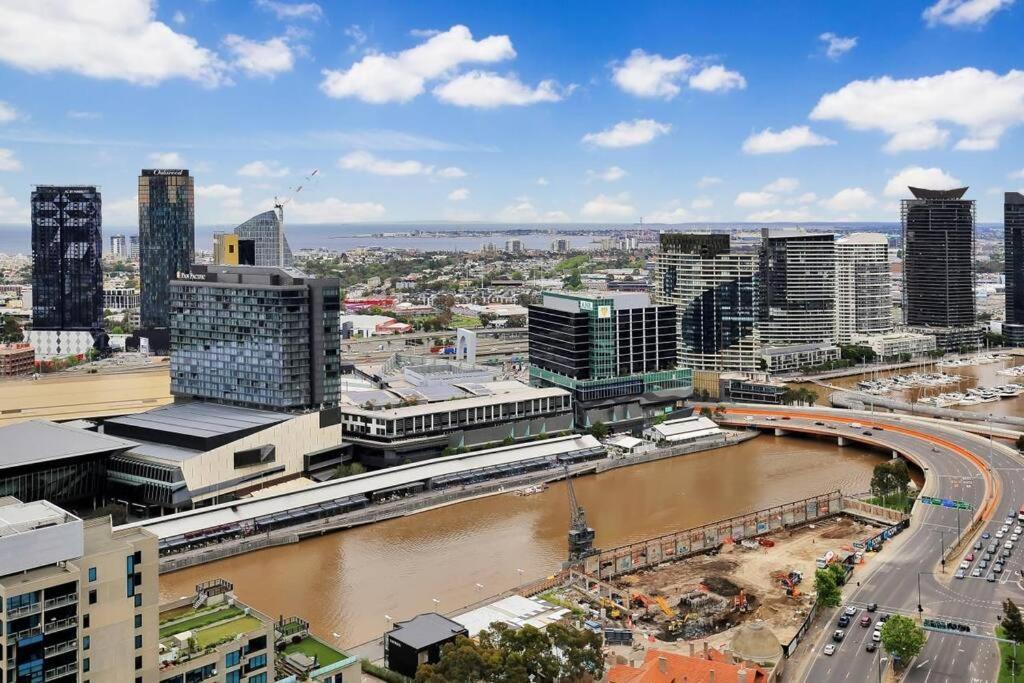 Great Location 2b1b Free Parking *