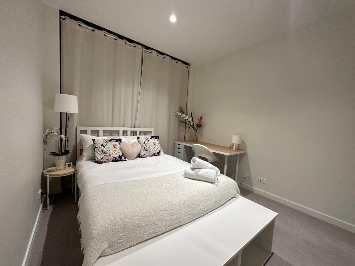 Rest Collection One Bedroom With Study * Melbourne