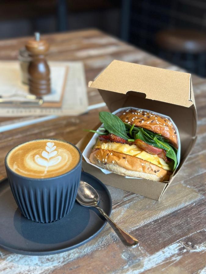 Brady 4* Melbourne