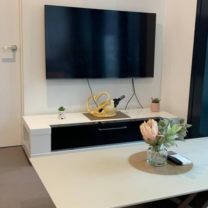 Apartment Cbd Spacious Two Bedrooms Melbourne