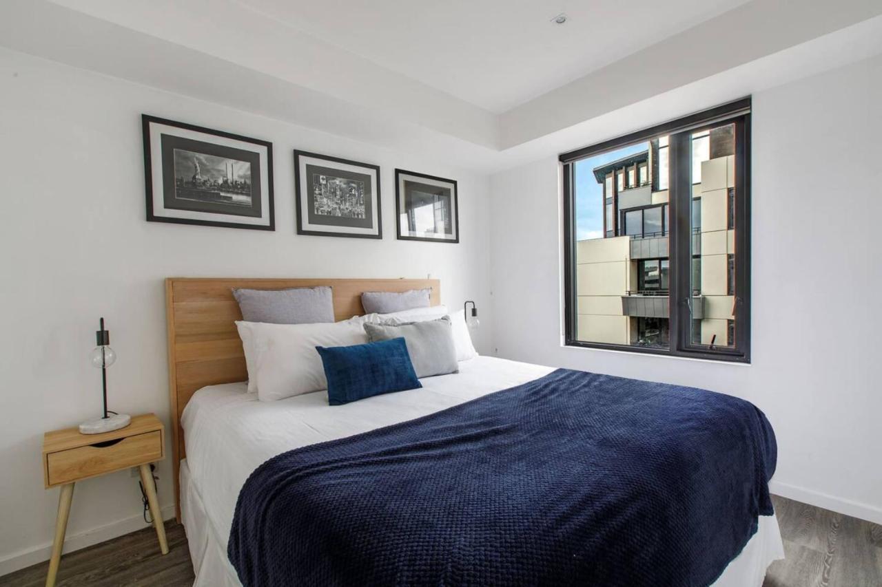 Beautiful 2br With Balcony Pool And Gym *