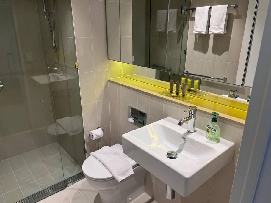 Amazing Col883104s Apartment Melbourne