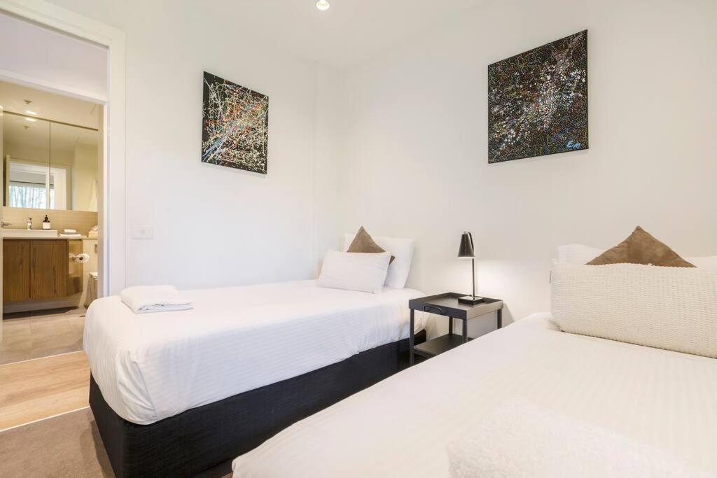 Peaceful 2 Bedroom Unit With Free Parking *