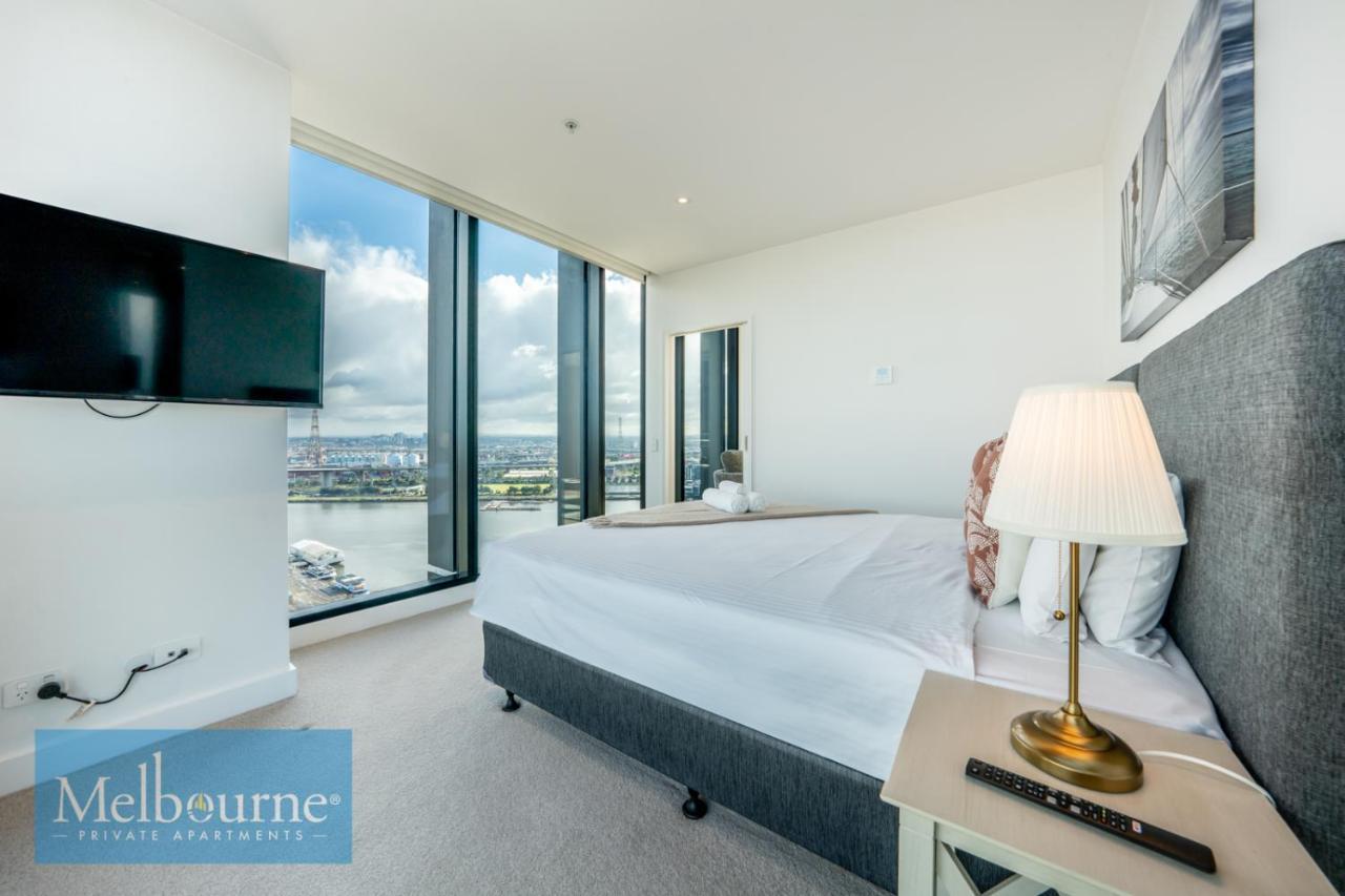Private - Collins Wharf Waterfront, Docklands Apartment Melbourne