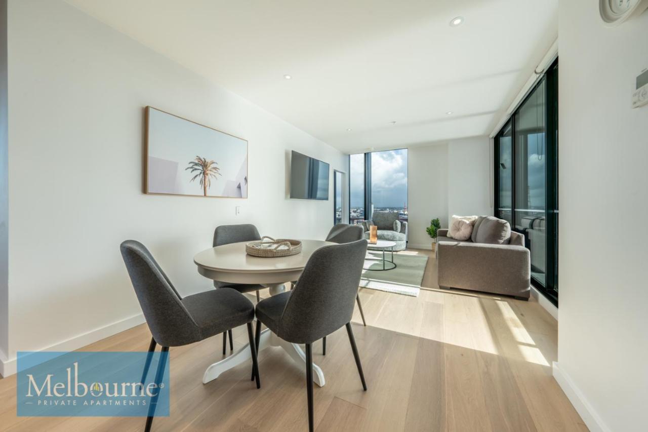 Private - Collins Wharf Waterfront, Docklands Apartment
