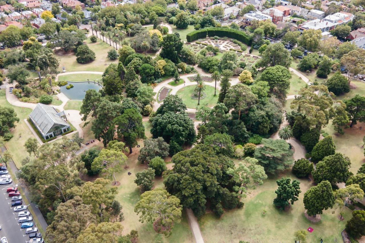 Opposite Park - Nearby *