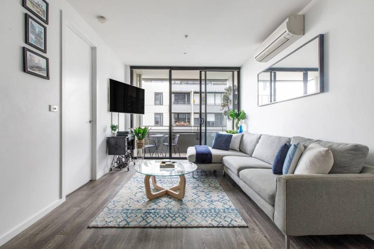 Beautiful 2br With Balcony Pool And Gym